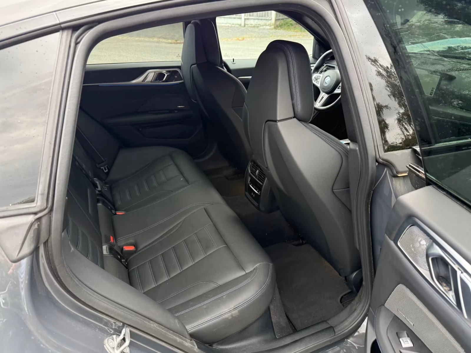 BMW i4 Gran Coupe M50 - изображение 10