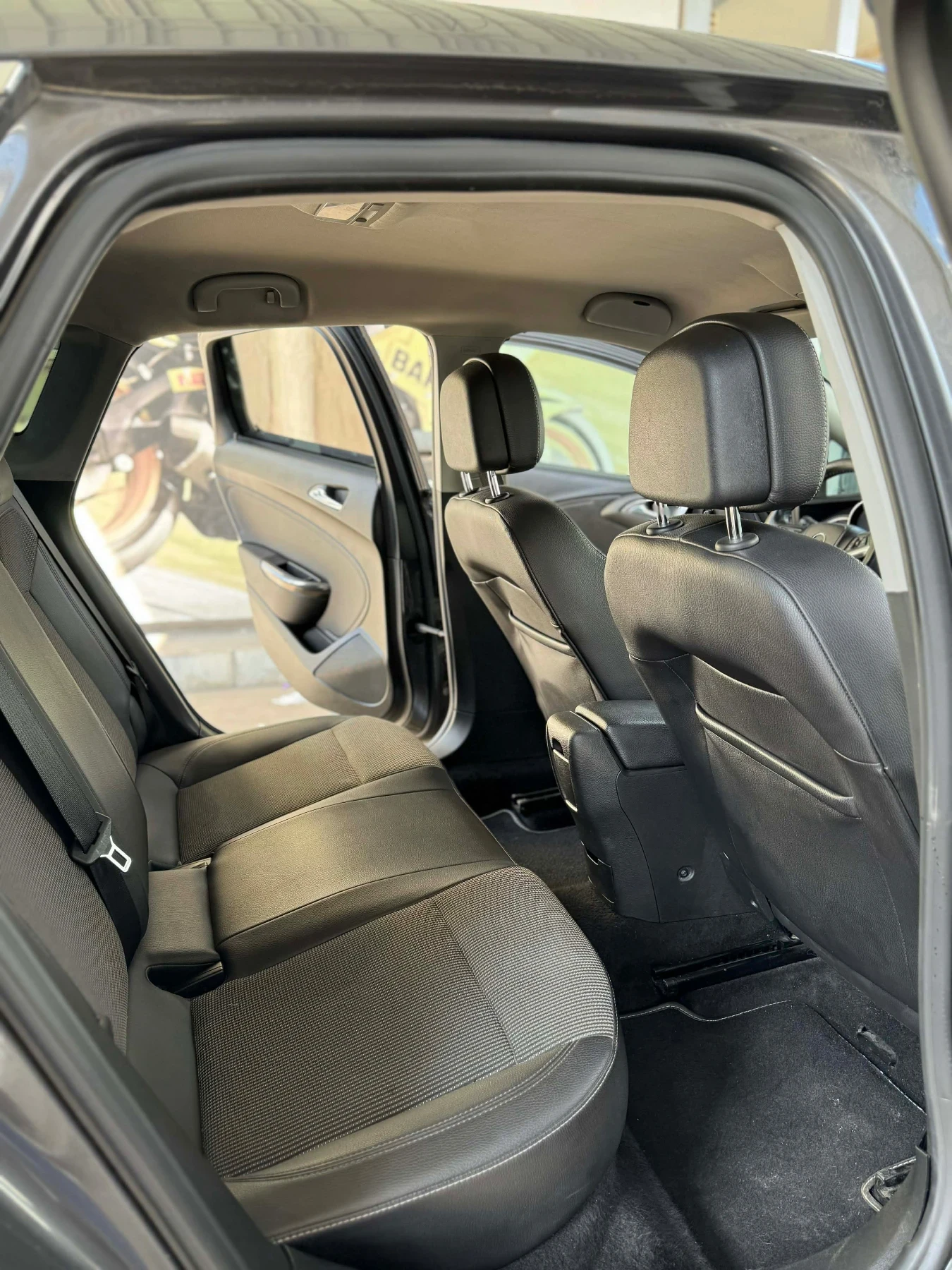 Opel Astra 1.7 cdti, снимка 8 - Автомобили и джипове - 54032798