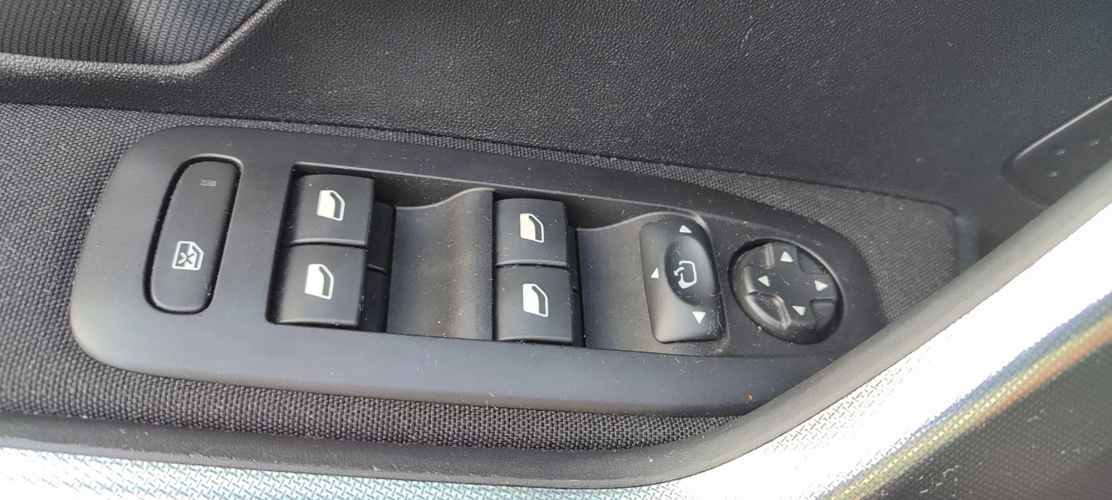 Peugeot 2008, снимка 5 - Автомобили и джипове - 54208297