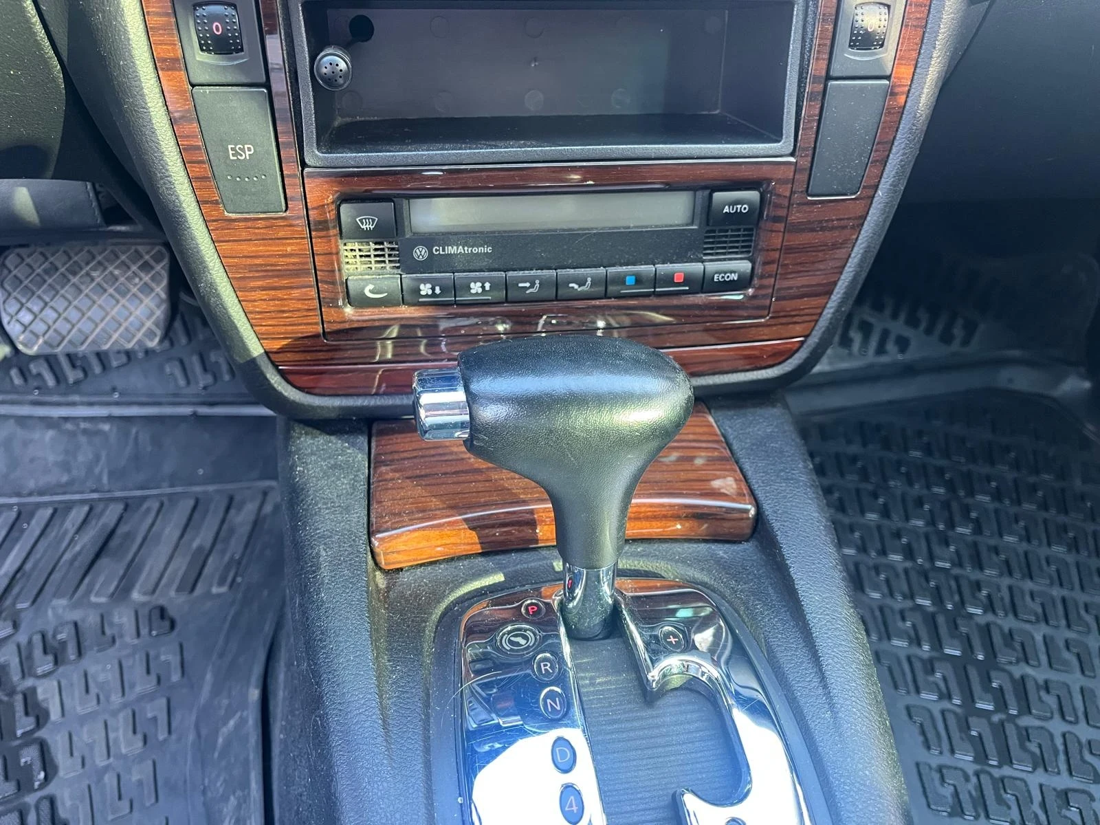 VW Passat 1.9 tdi, снимка 8 - Автомобили и джипове - 54246656