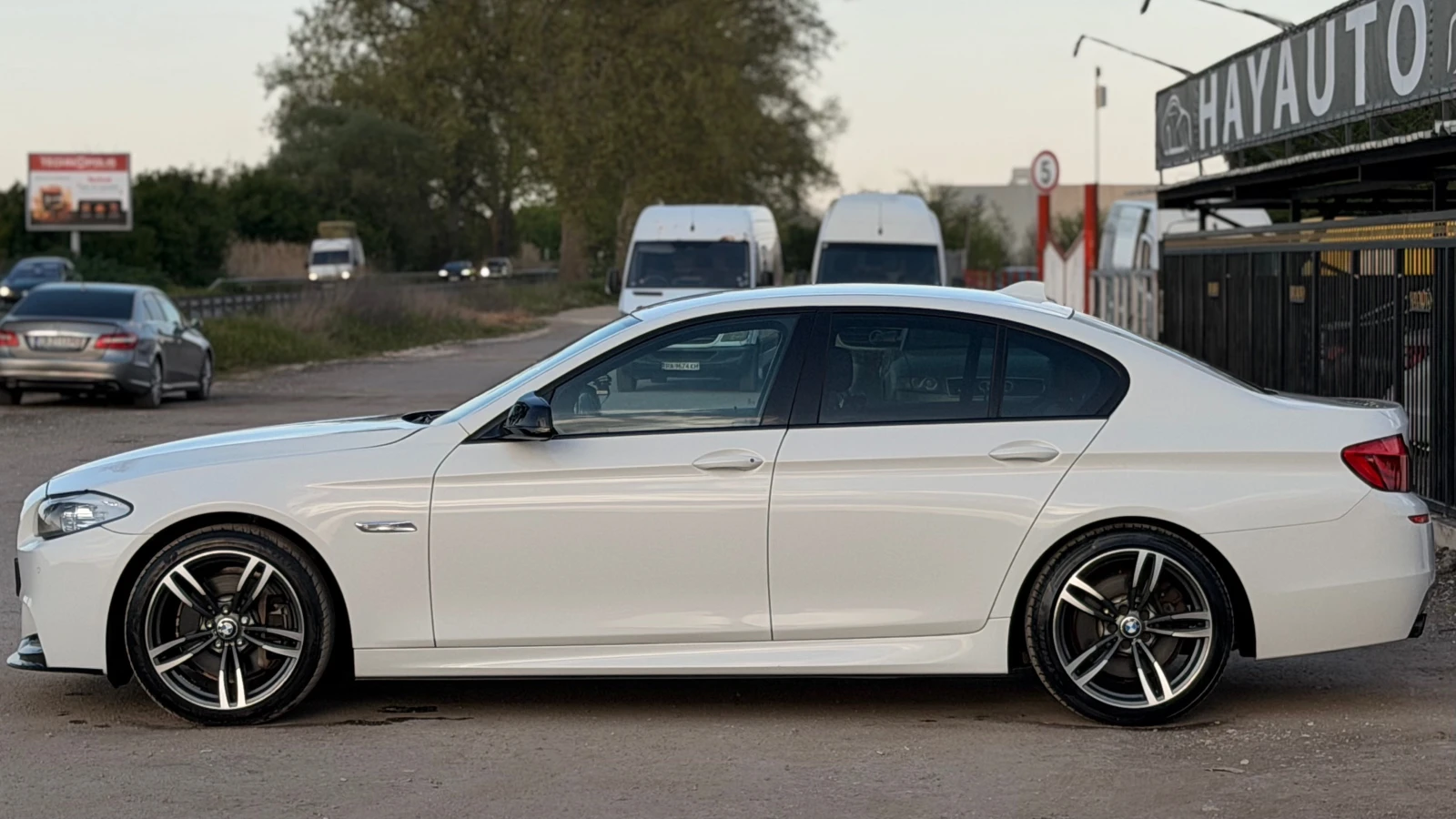 BMW 530 d= M-pack= , снимка 8 - Автомобили и джипове - 54378916