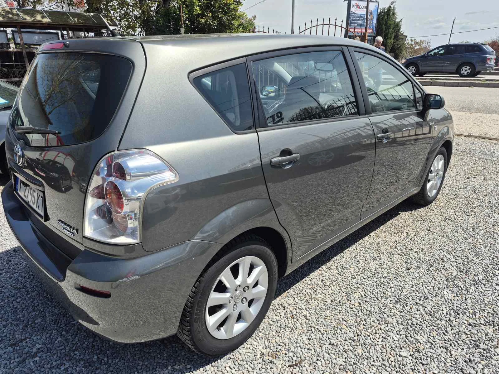 Toyota Corolla verso 1.8i-AVTOMAT-GAZ* * * , снимка 6 - Автомобили и джипове - 54422022