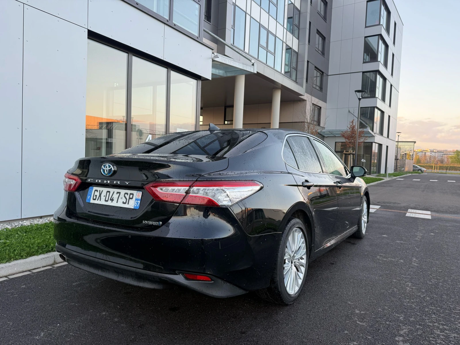 Toyota Camry, снимка 4 - Автомобили и джипове - 54606579