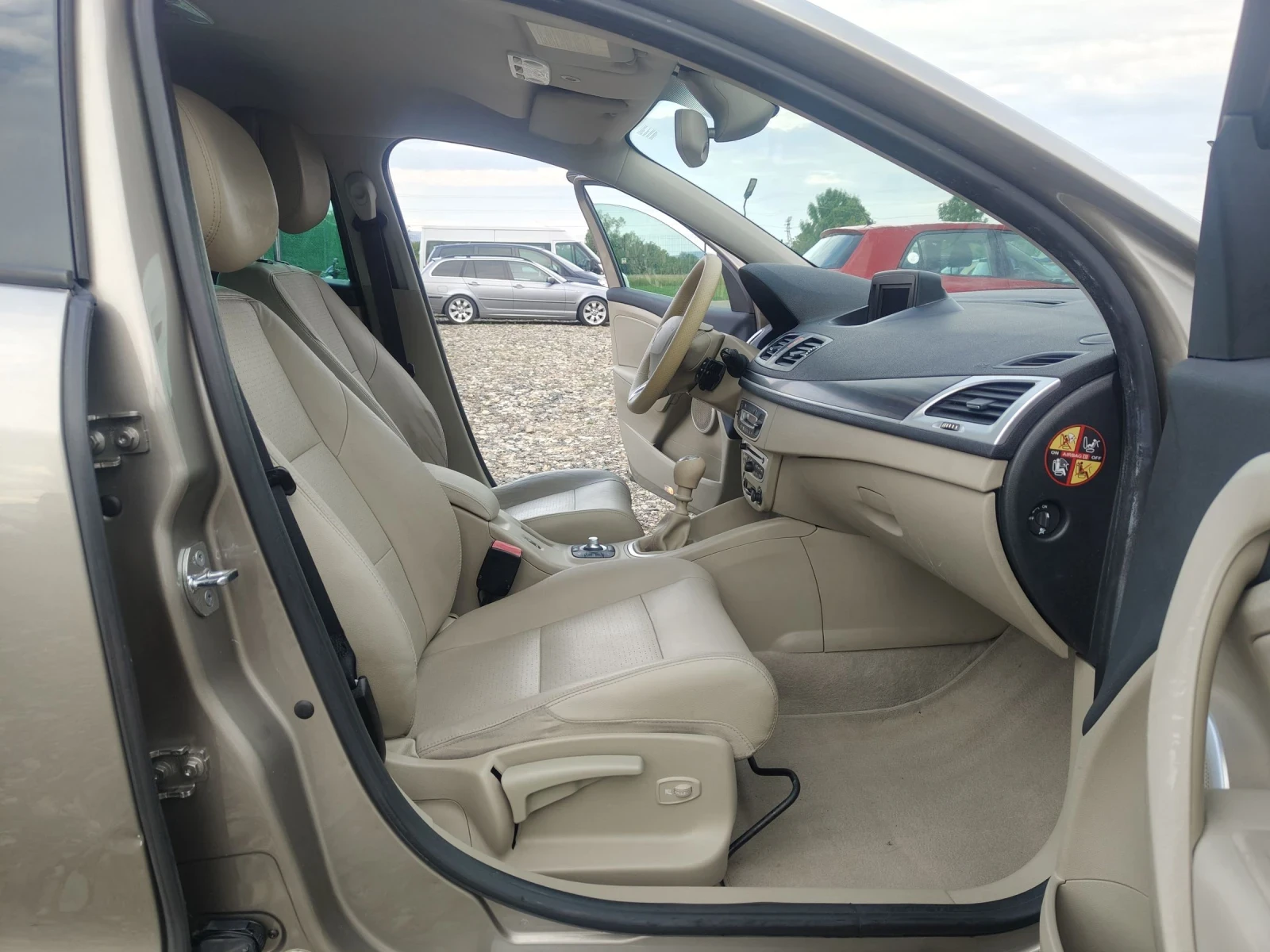 Renault Megane 1.4 TCE TURBO 131 NAVI leather interior, снимка 11 - Автомобили и джипове - 54743028