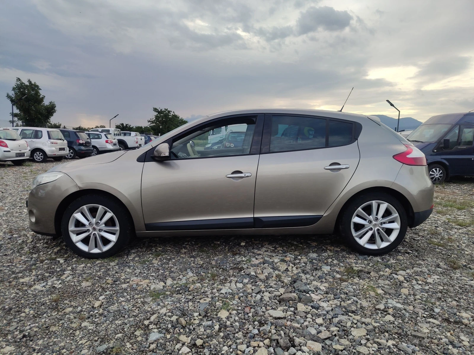 Renault Megane 1.4 TCE TURBO 131 NAVI leather interior, снимка 4 - Автомобили и джипове - 54743028