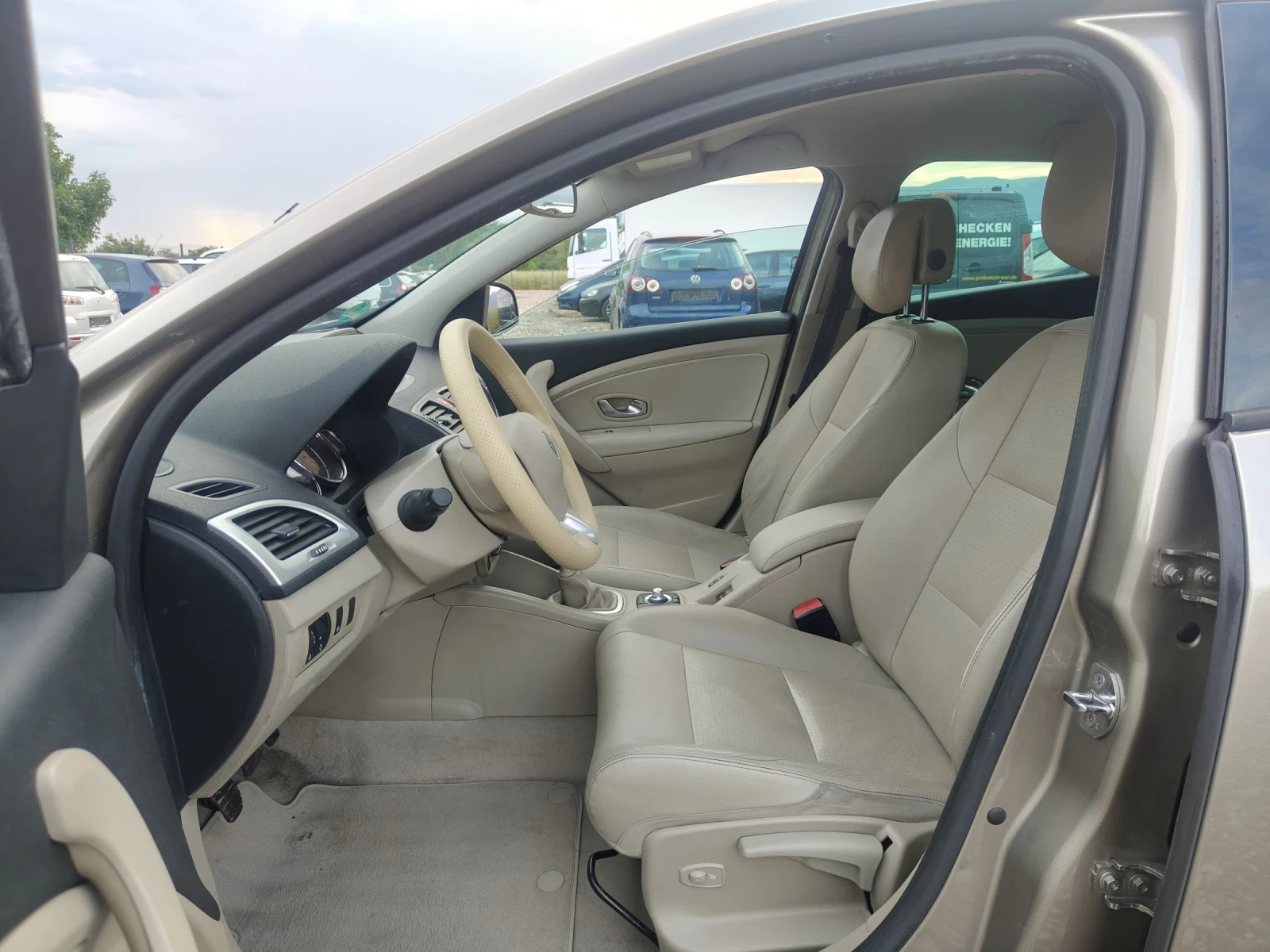 Renault Megane 1.4 TCE TURBO 131 NAVI leather interior, снимка 10 - Автомобили и джипове - 54743028