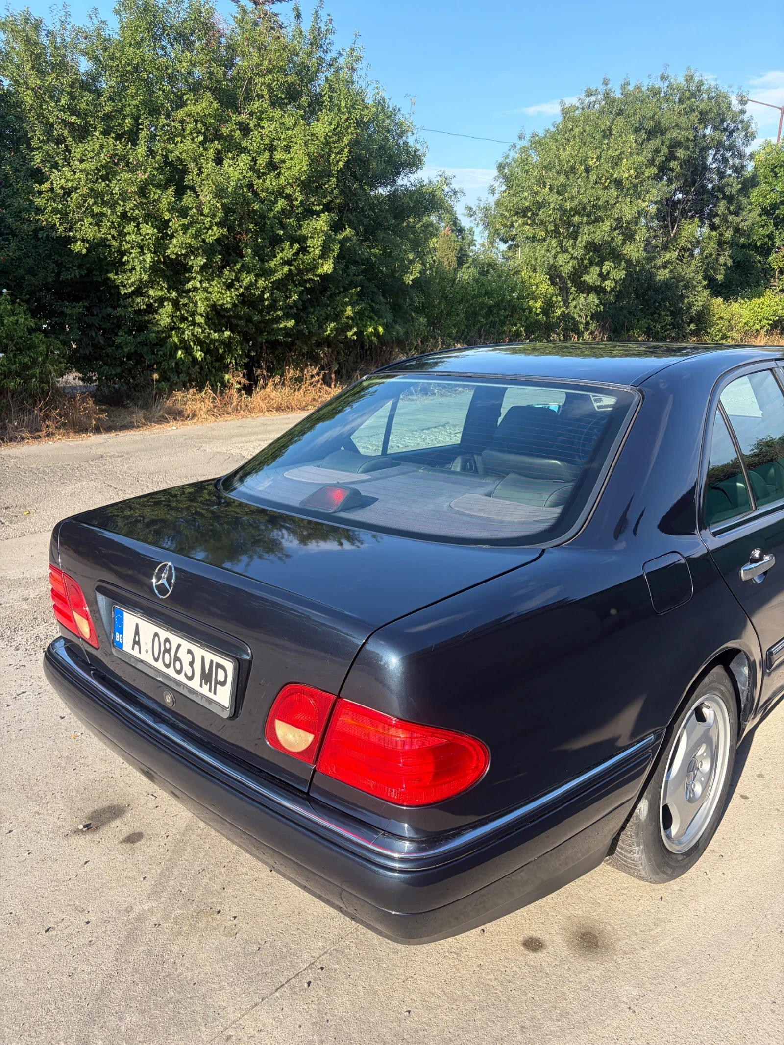 Mercedes-Benz E 230, снимка 7 - Автомобили и джипове - 55236221