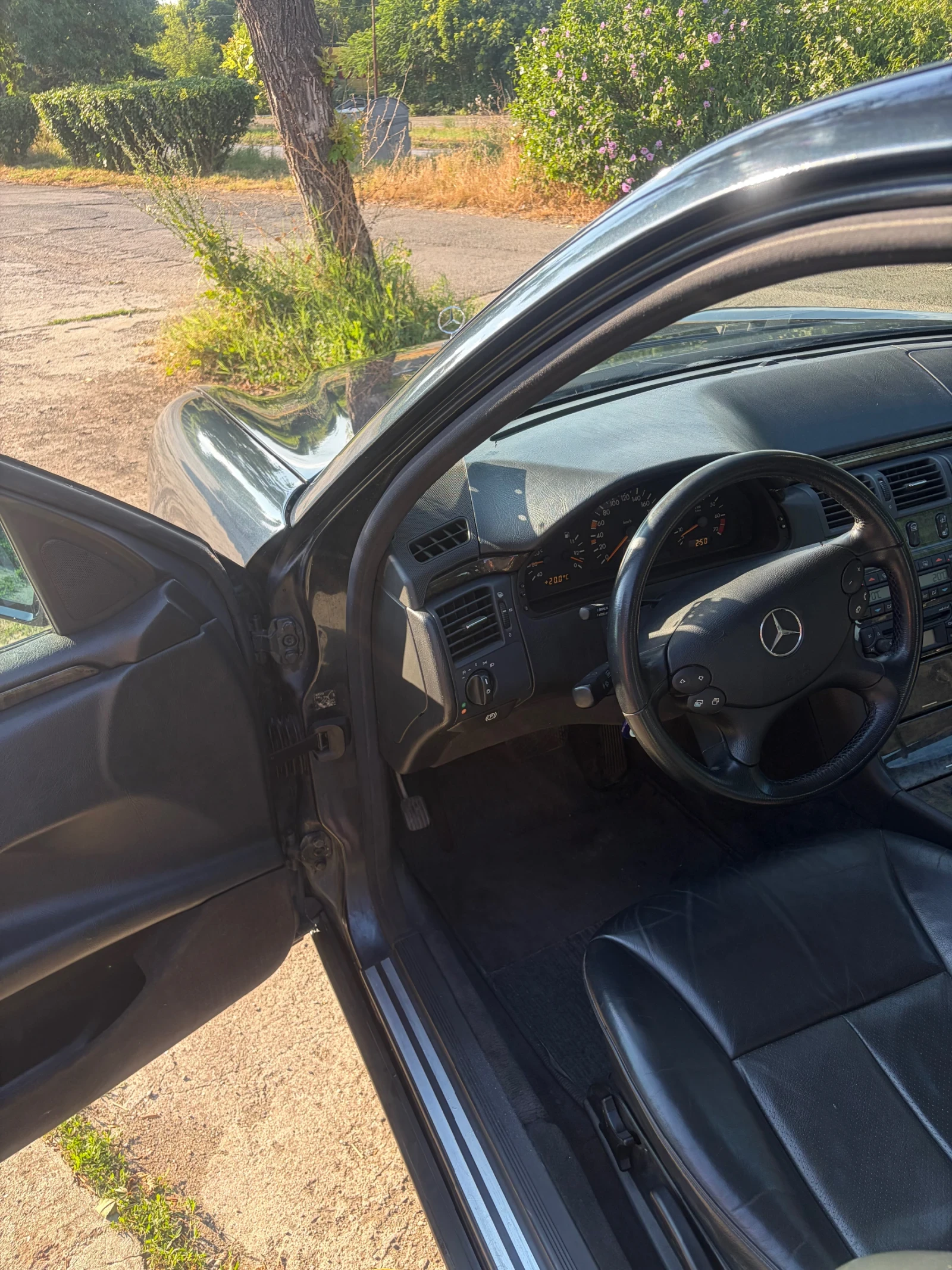 Mercedes-Benz E 230, снимка 9 - Автомобили и джипове - 55236221