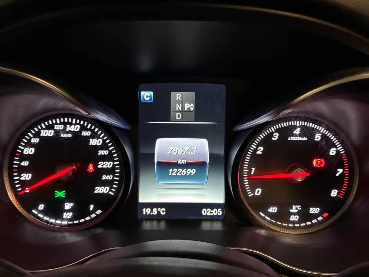 Mercedes-Benz C 300 * CARFAX * ЦЕНА ДО БГ, снимка 9 - Автомобили и джипове - 55470750