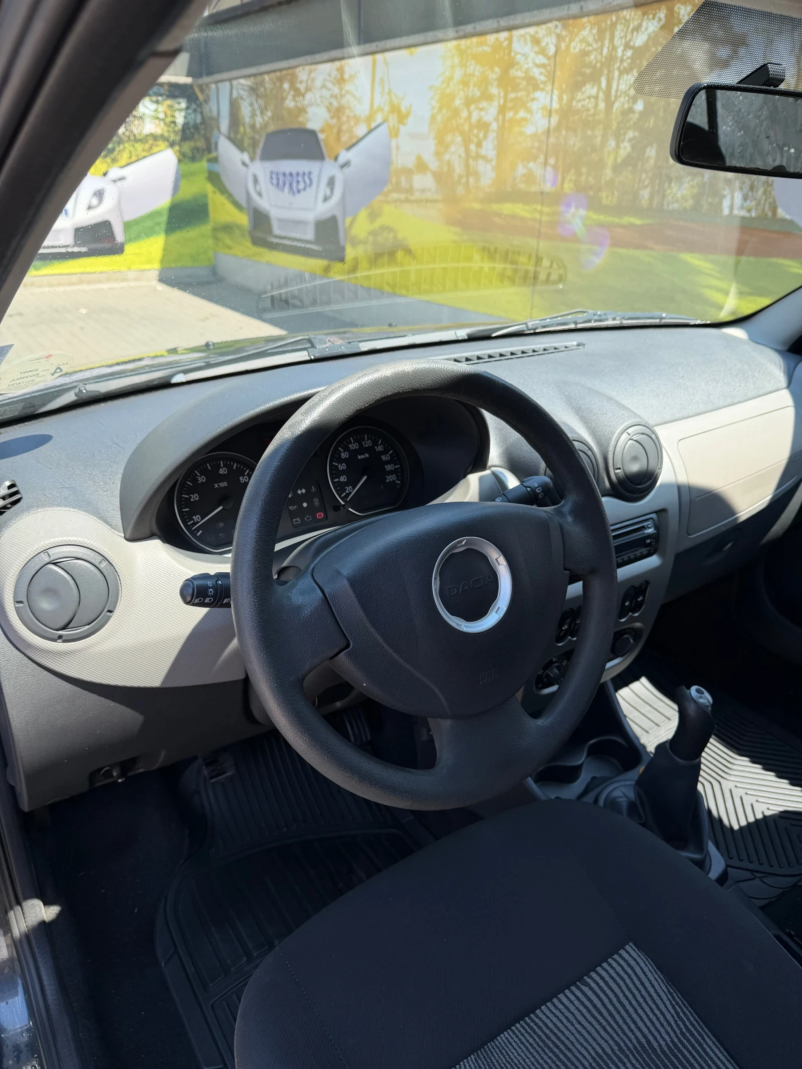 Dacia Sandero 1600, снимка 8 - Автомобили и джипове - 55527357