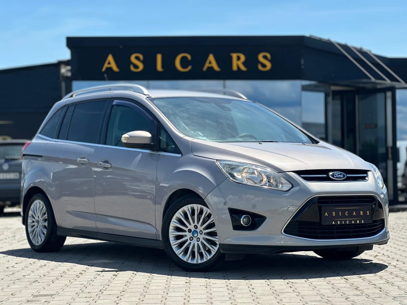 Ford Grand C-Max / 1.6 D / 116 HP / 6+ 1 / , снимка 7 - Автомобили и джипове - 55529186