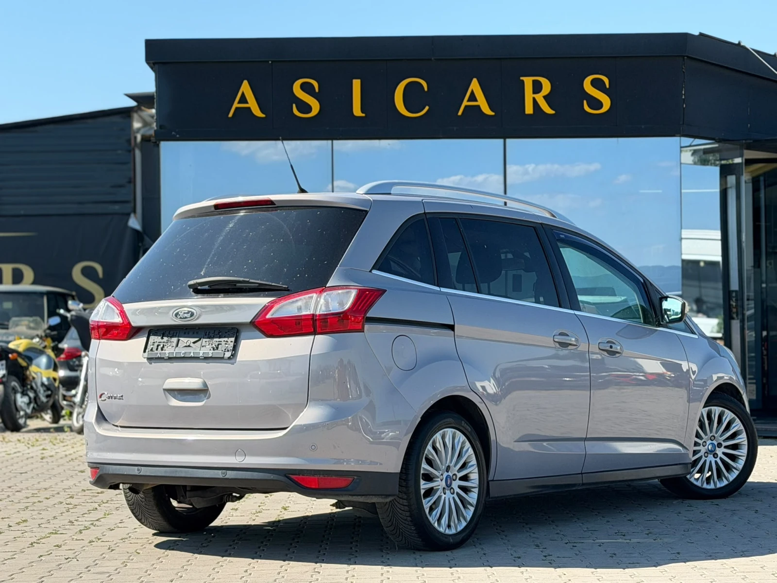 Ford Grand C-Max / 1.6 D / 116 HP / 6+ 1 / , снимка 5 - Автомобили и джипове - 55529186