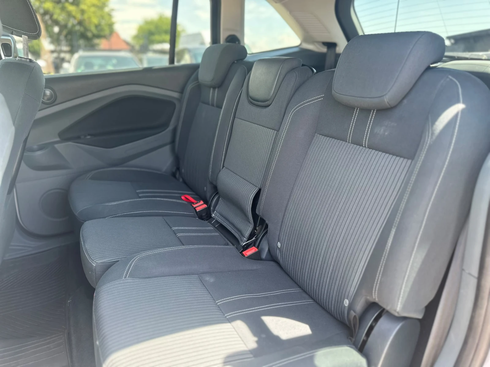 Ford Grand C-Max / 1.6 D / 116 HP / 6+ 1 / , снимка 10 - Автомобили и джипове - 55529186