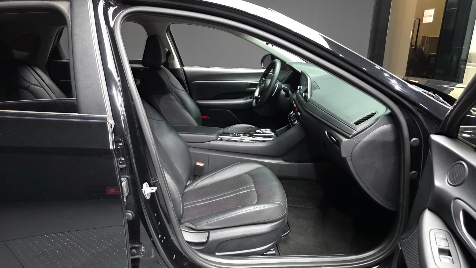 Hyundai Sonata 2.0 - Model 2020, снимка 11 - Автомобили и джипове - 55656305