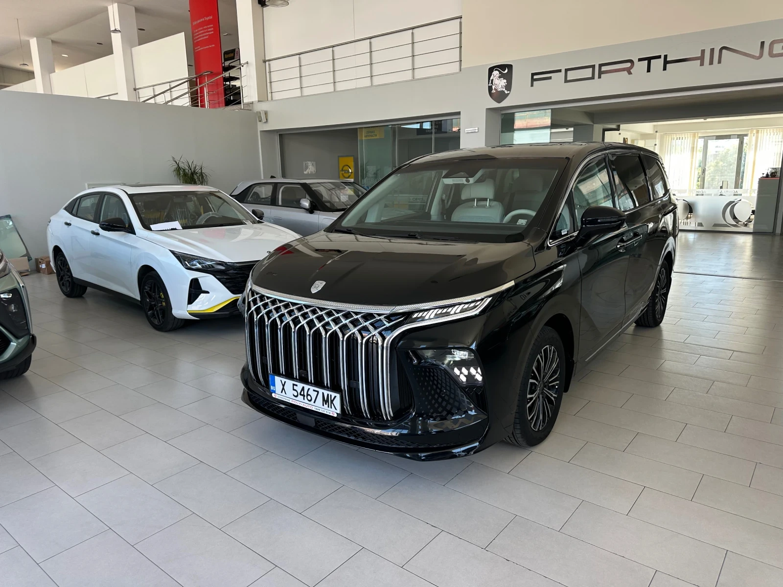 DONGFENG V9 HEV 6+ 1 места, снимка 2 - Автомобили и джипове - 55695163