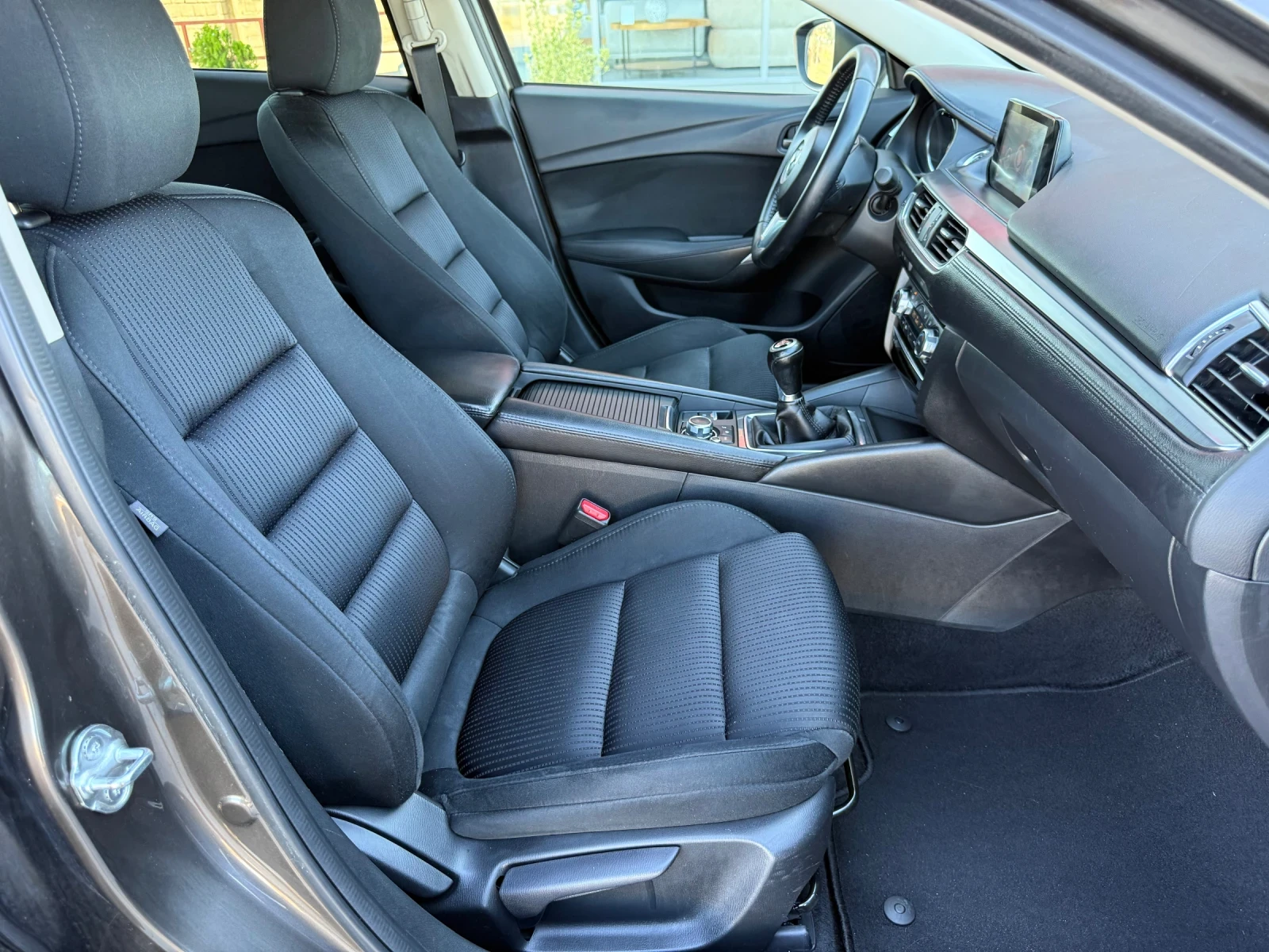 Mazda 6 2.0i Sky-ACTIV G / FACELIFT / KEYLESS / LED / NAVI, снимка 9 - Автомобили и джипове - 55705936