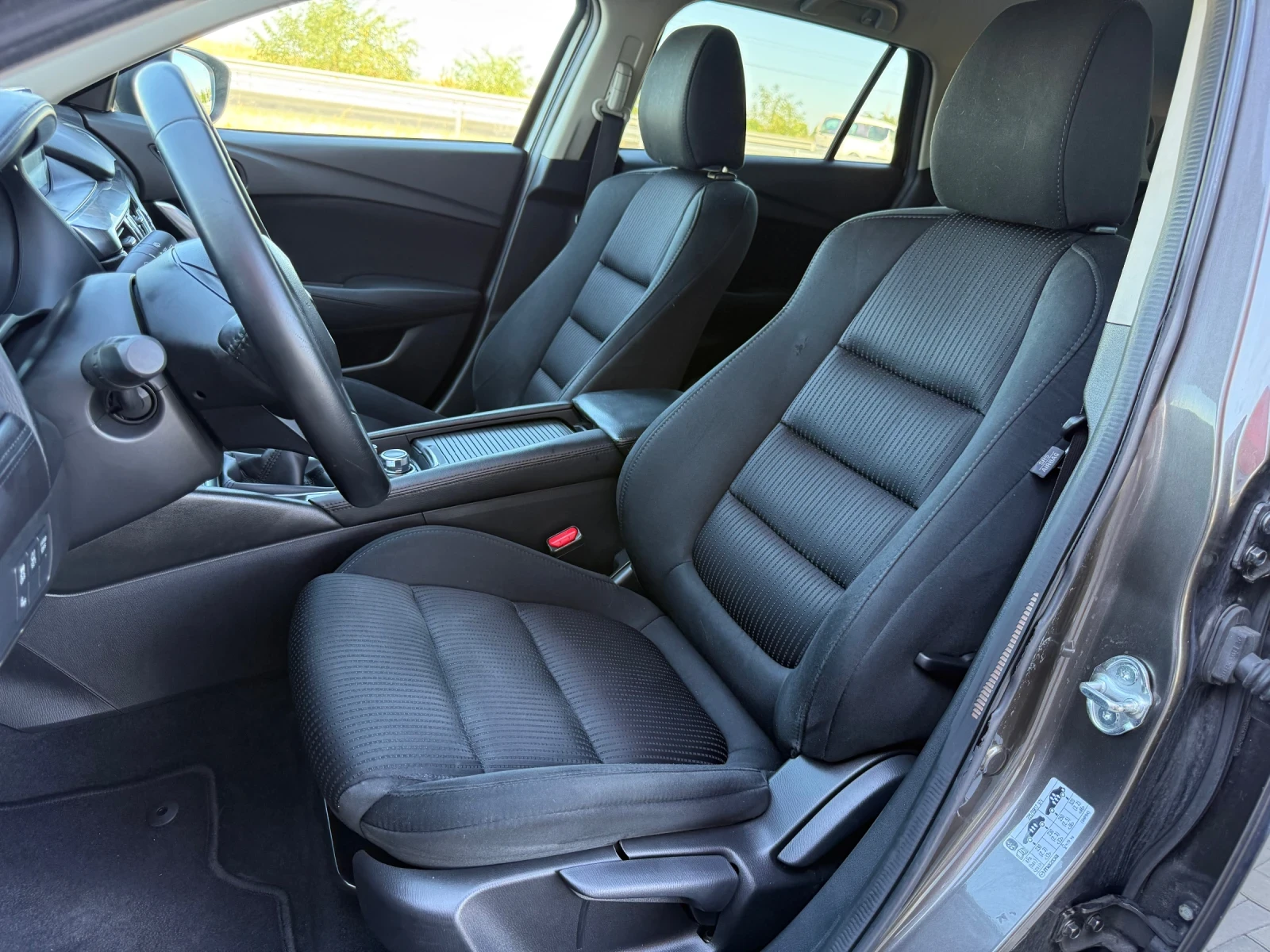 Mazda 6 2.0i Sky-ACTIV G / FACELIFT / KEYLESS / LED / NAVI, снимка 8 - Автомобили и джипове - 55705936