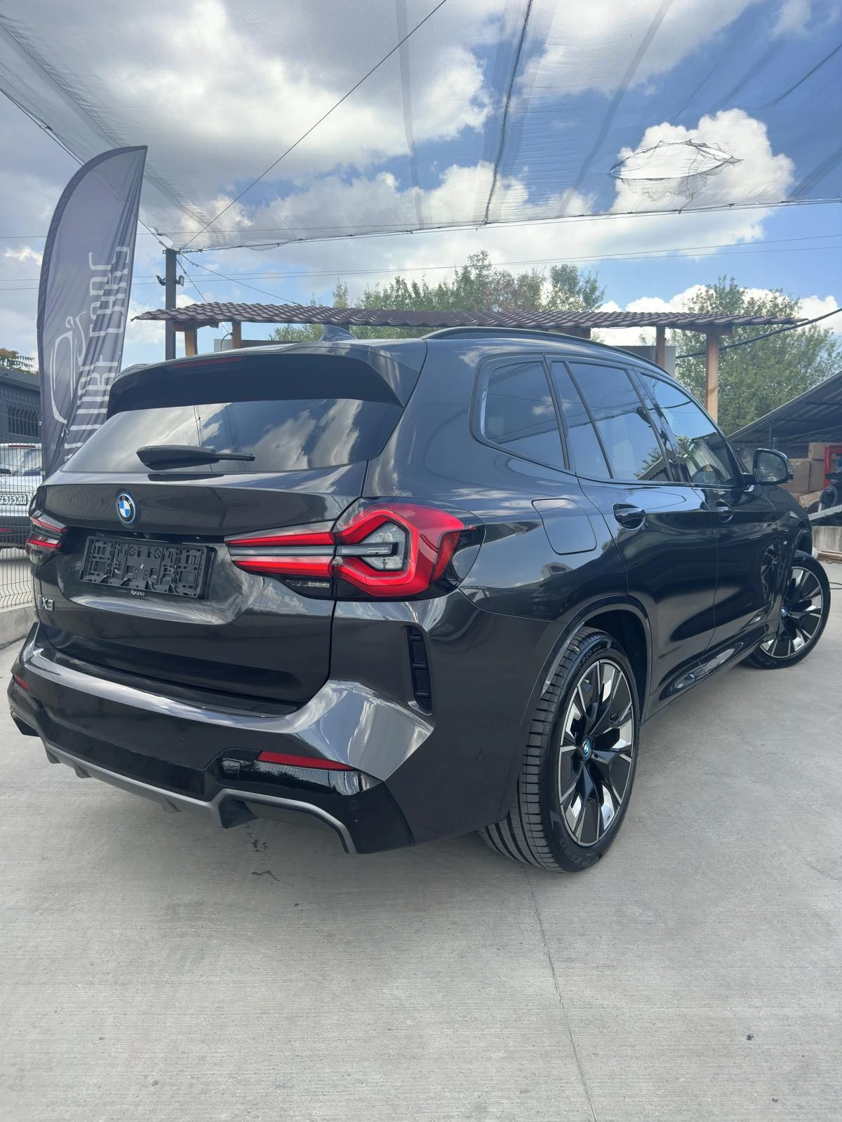 BMW iX3 80KWh/HIGH EXECUTIVE/M-SPORT/SOH99.4%, снимка 5 - Автомобили и джипове - 55902627