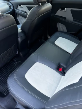Обява за продажба на Kia Sportage Platinum Edition 4WD ~24 500 лв. - изображение 11
