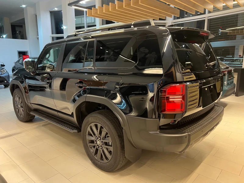 Toyota Land cruiser Luxury 2.8 8A/T , снимка 4 - Автомобили и джипове - 52201512