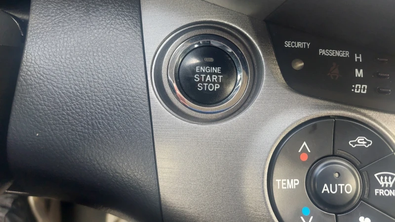 Toyota Rav4 2.2 L.EDITION, снимка 13 - Автомобили и джипове - 52322870