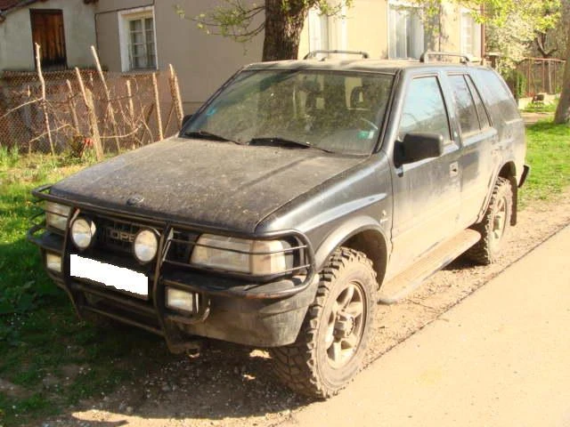 Opel Frontera 2.5TDS, снимка 1 - Автомобили и джипове - 46834190