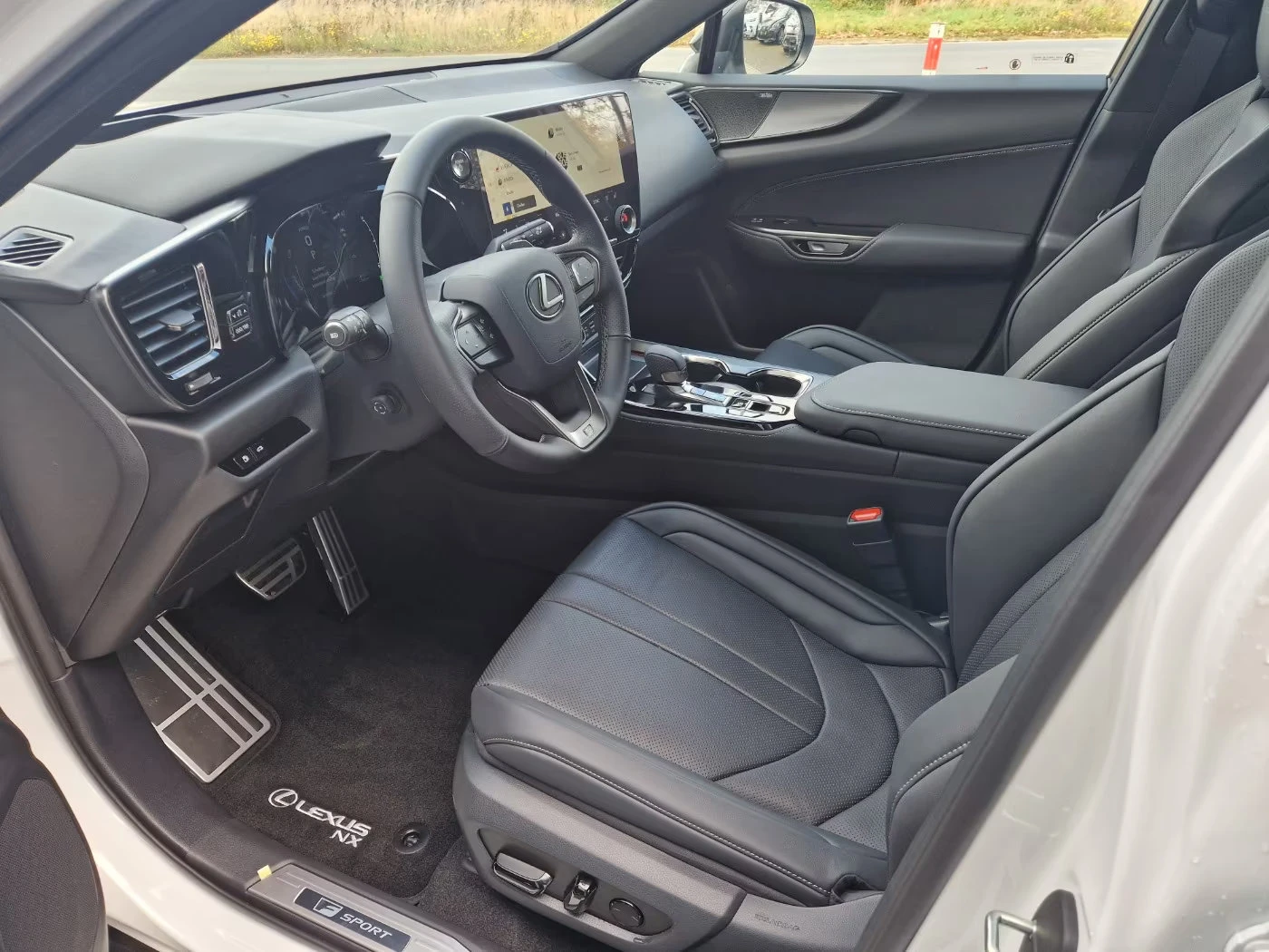 Lexus NX 300h SPORT/243HP/PANO/360/MEMO/HUD/NAVI/LED/320g - изображение 4