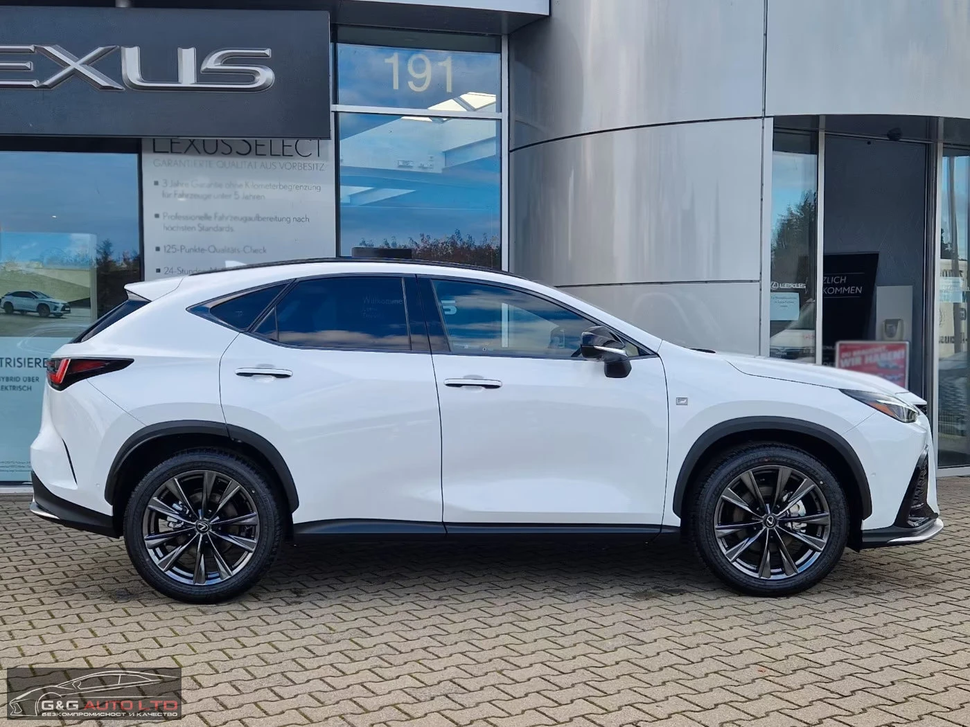 Lexus NX 300h SPORT/243HP/PANO/360/MEMO/HUD/NAVI/LED/320g - изображение 2