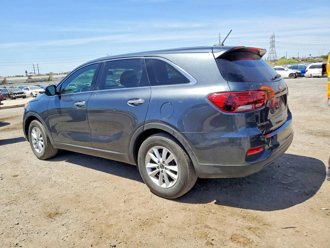 Kia Sorento 2.4l LX GDI * Реални километри* , снимка 2 - Автомобили и джипове - 54519453