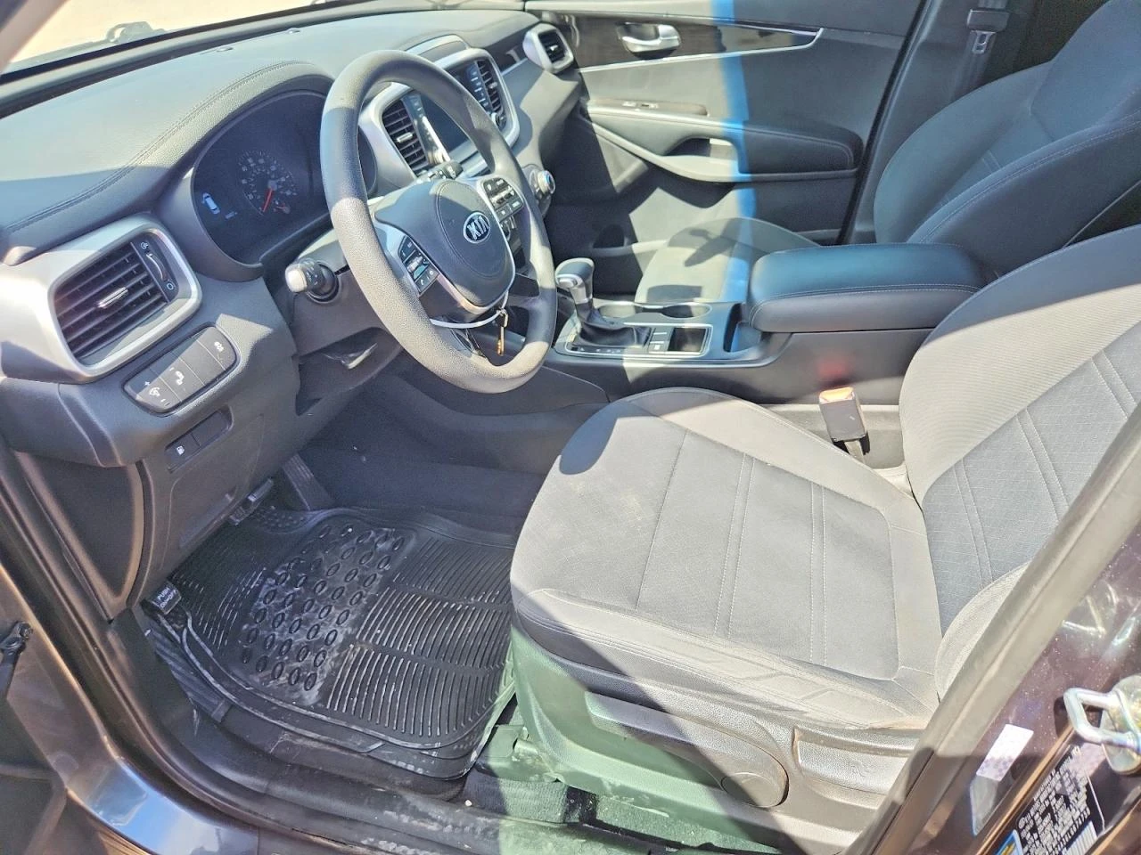 Kia Sorento 2.4l LX GDI * Реални километри* , снимка 7 - Автомобили и джипове - 54519453