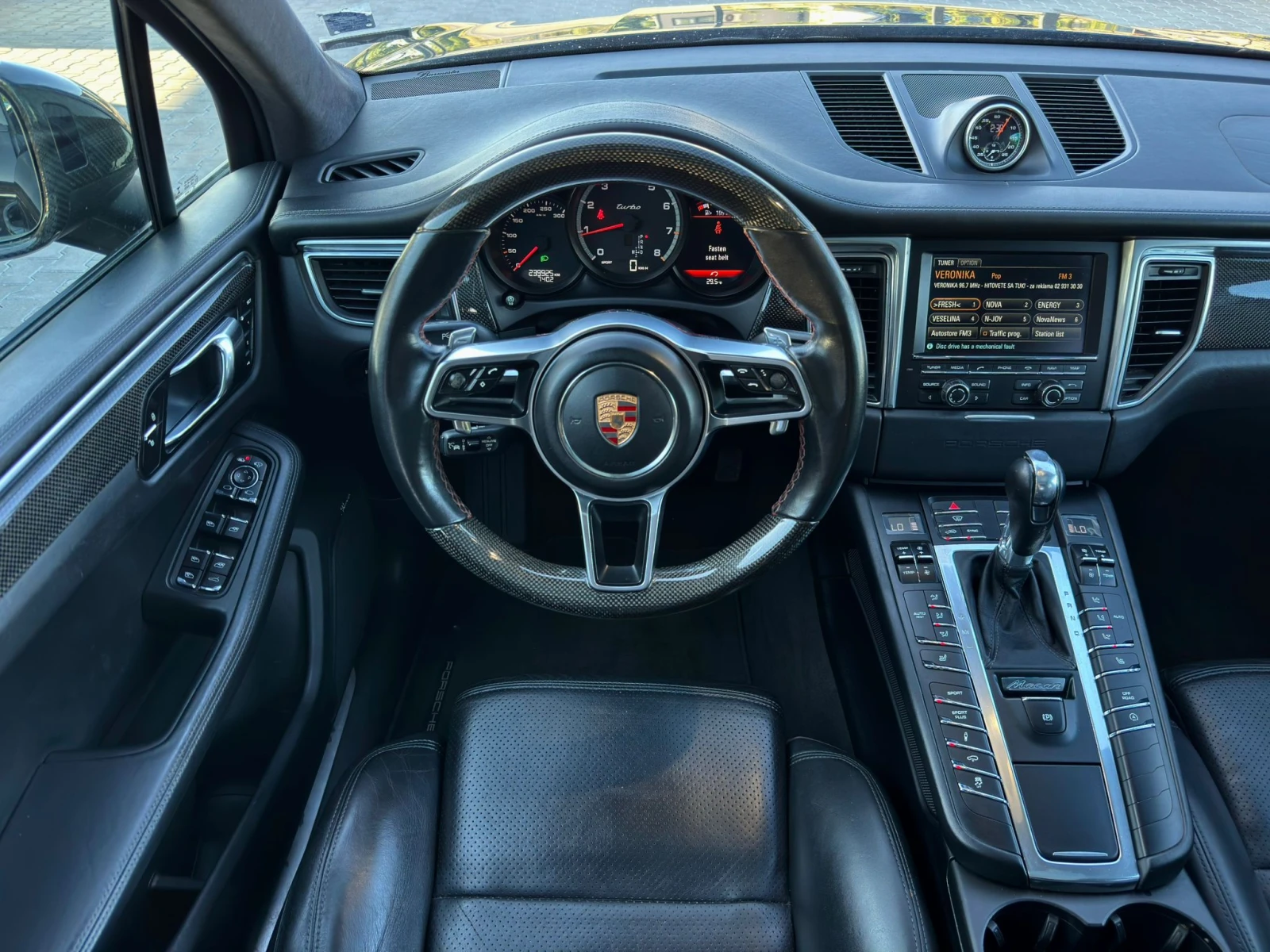 Porsche Macan * turbo* 400hp* burmester* carbon* , снимка 13 - Автомобили и джипове - 54932758