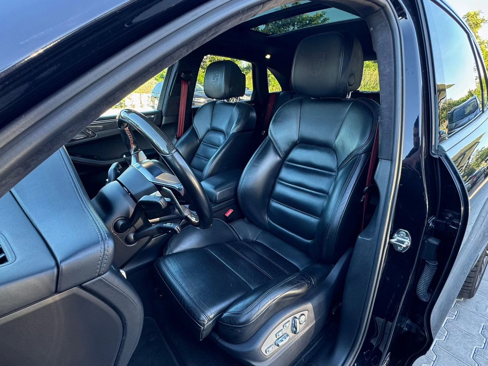 Porsche Macan * turbo* 400hp* burmester* carbon* , снимка 9 - Автомобили и джипове - 54932758