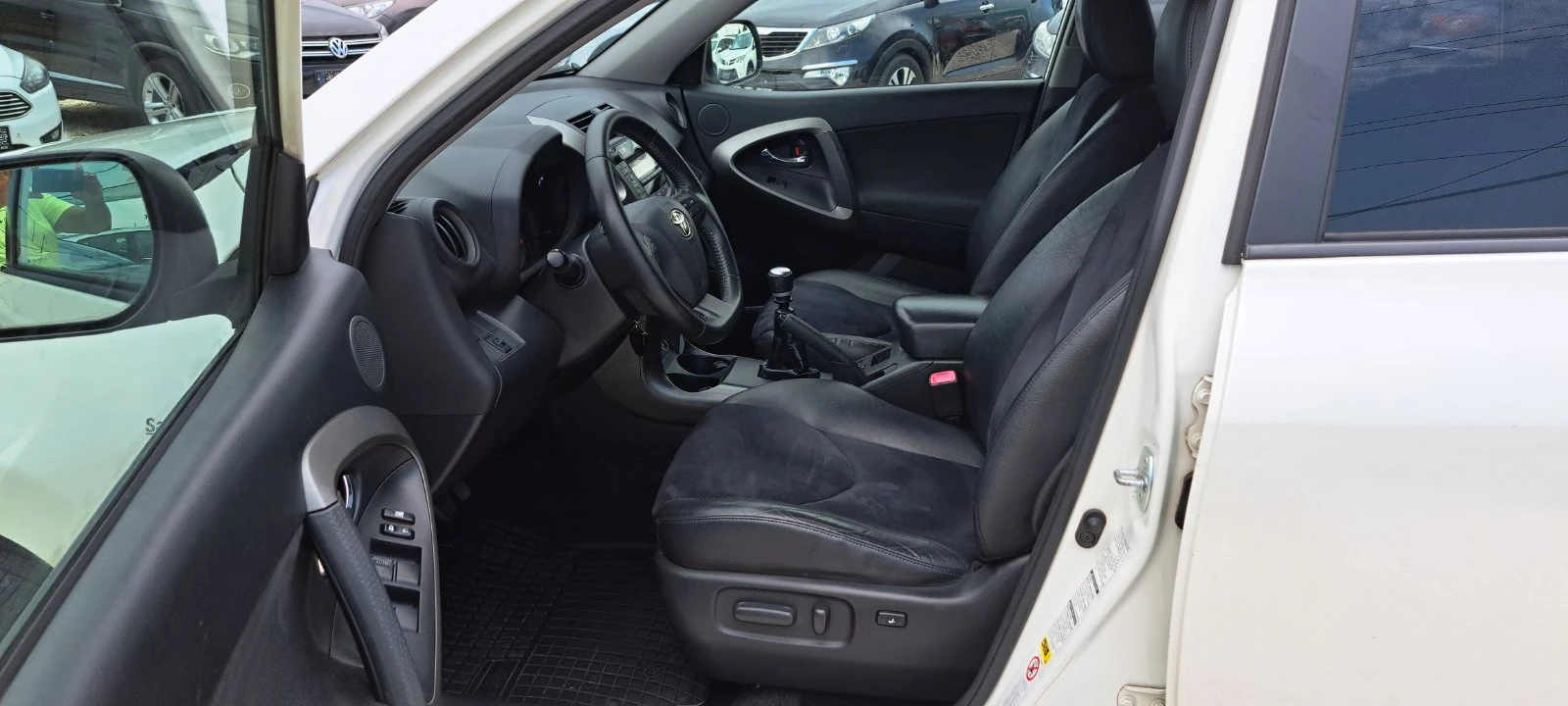 Toyota Rav4 2.0i Бензин 4х4 158кс. EURO5 , снимка 9 - Автомобили и джипове - 55137080