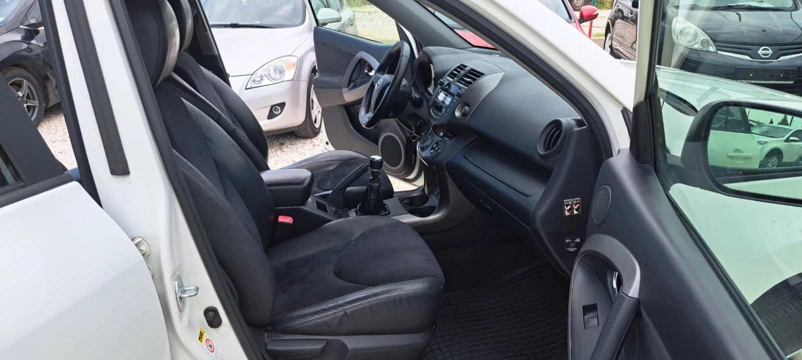 Toyota Rav4 2.0i Бензин 4х4 158кс. EURO5 , снимка 15 - Автомобили и джипове - 55137080