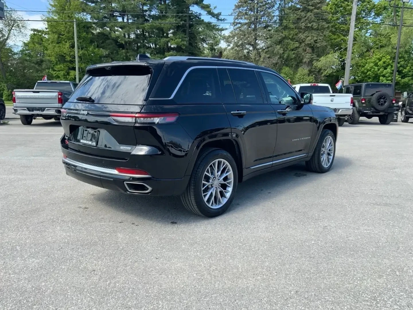 Jeep Grand cherokee 2023 SUMMIT | 5.7 HEMI | CARFAX | MCINTOSH Audio, снимка 4 - Автомобили и джипове - 56183782