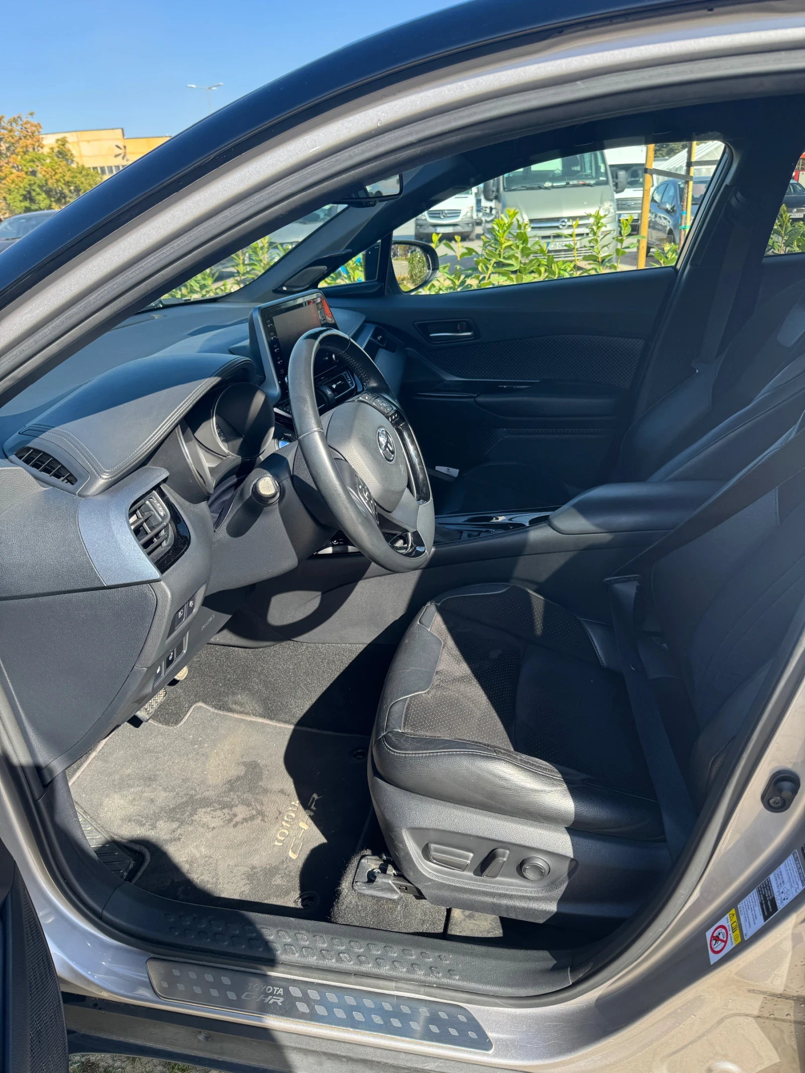 Toyota C-HR, снимка 13 - Автомобили и джипове - 56602772