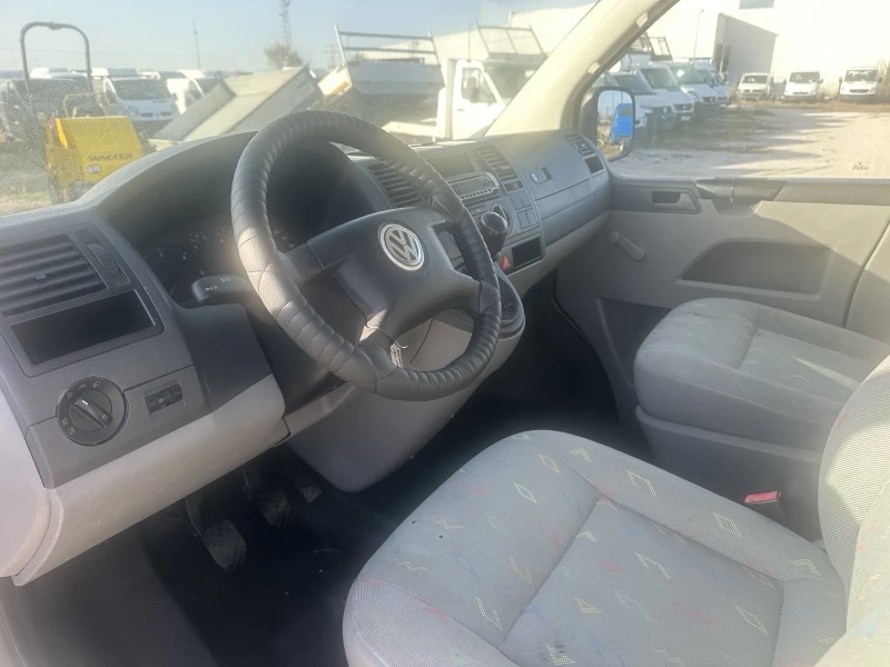 VW T5, снимка 11 - Бусове и автобуси - 47765600