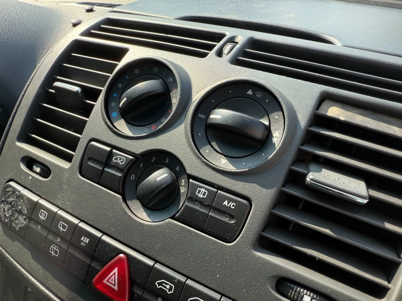 Mercedes-Benz Vito 2.2CDI 9-местен Клима Long , снимка 11 - Бусове и автобуси - 51245368