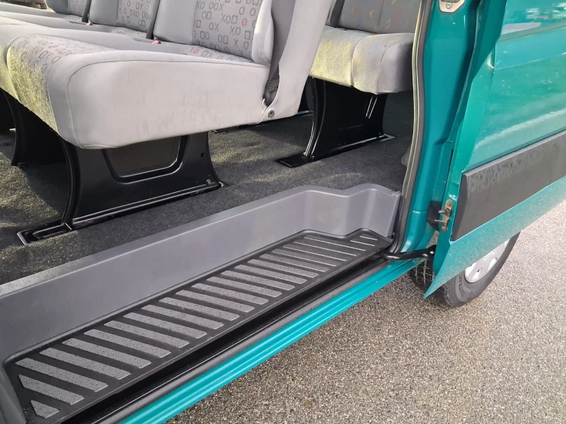 VW Crafter 163кс клима нави топ състояние 9 места, снимка 14 - Бусове и автобуси - 52494728