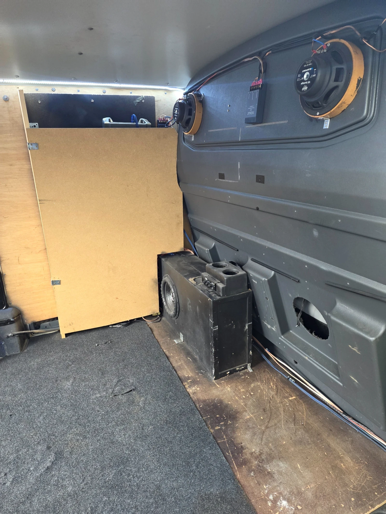 VW Transporter T5, снимка 16 - Бусове и автобуси - 54660582