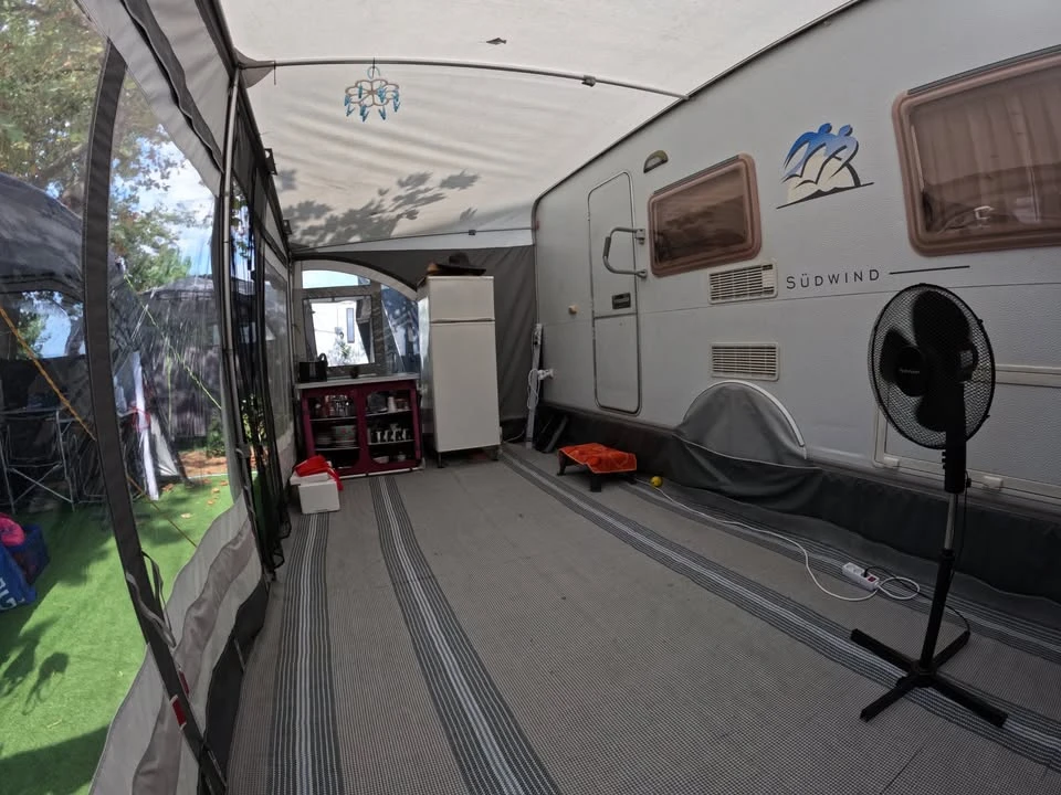 Каравана Knaus Sudwind, снимка 6 - Каравани и кемпери - 55243701