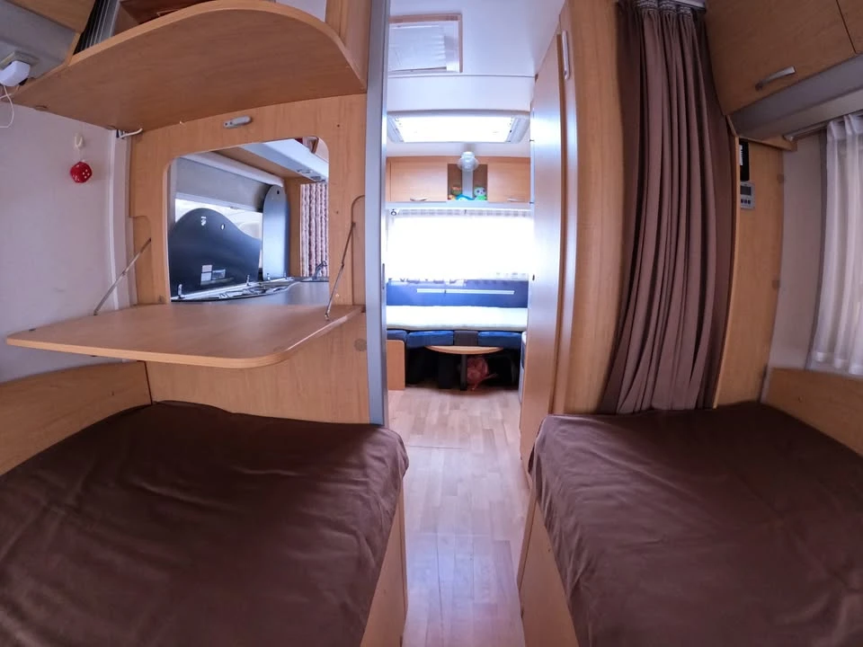 Каравана Knaus Sudwind, снимка 11 - Каравани и кемпери - 55243701