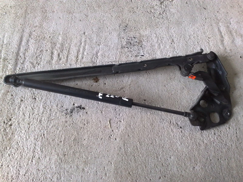 Панта за преден капак за Mercedes E 220 01г.