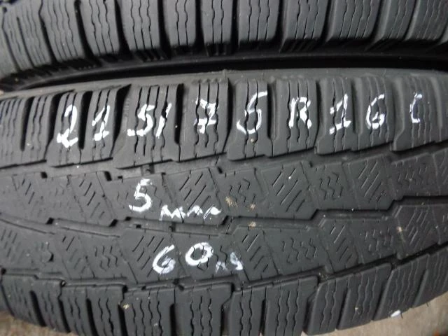 Гуми Зимни 215/75R16, снимка 1 - Гуми и джанти - 12722451