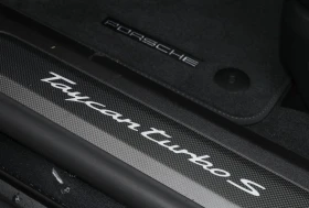 Porsche Taycan TURBO S/CERAMIC/CARBON/BOSE/MATRIX/PANO/360/ | Mobile.bg    8