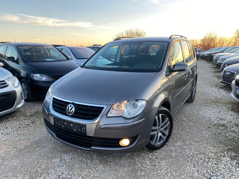 VW Touran 1.9 TDI 6ск 7 места, снимка 1 - Автомобили и джипове - 48395822