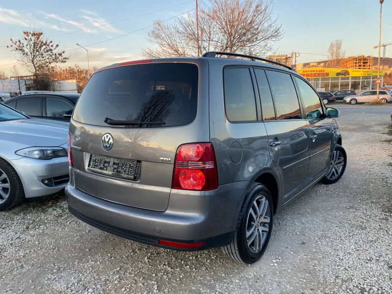 VW Touran 1.9 TDI 6ск 7 места, снимка 4 - Автомобили и джипове - 48395822