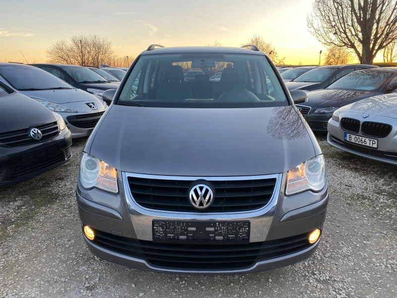 VW Touran 1.9 TDI 6ск 7 места, снимка 2 - Автомобили и джипове - 48395822