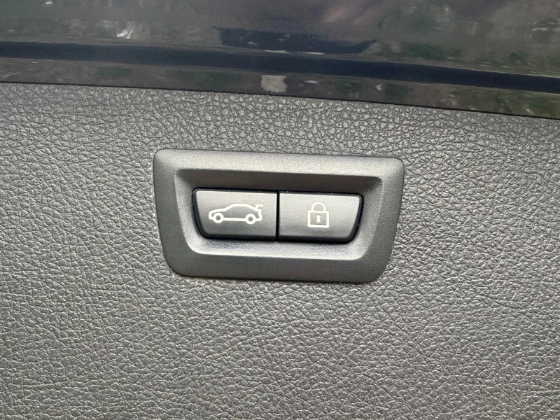 BMW 320 D Individual Luxury line, снимка 13 - Автомобили и джипове - 49680641