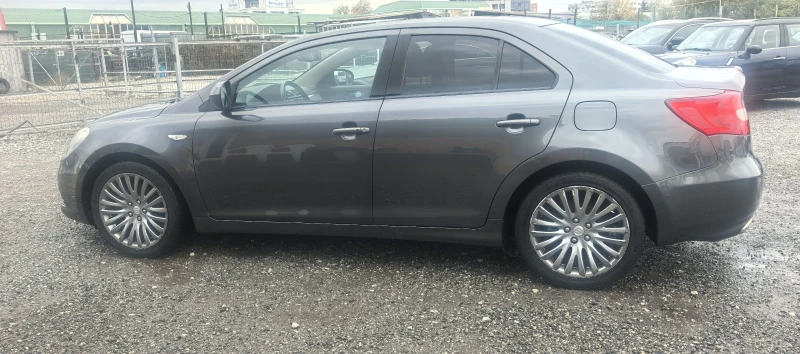 Suzuki Kizashi 2.4 4х4, снимка 8 - Автомобили и джипове - 52315036